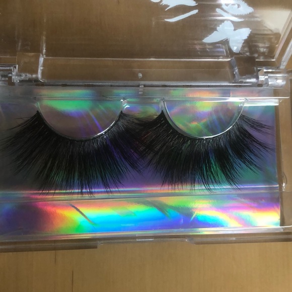 My lash line VEL__Lashes - Picture 2 of 11